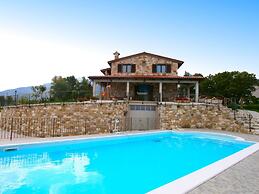 Villa in Cagli With Private Garden