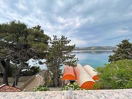 Red Apartment for 05