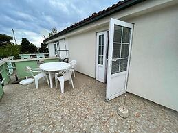 Red Apartment for 05