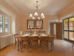 Belvilla by OYO Villa Arnia