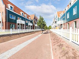 Houseboat in Volendam Marina