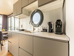 Houseboat in Volendam Marina