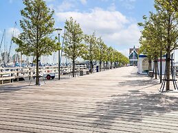 Houseboat in Volendam Marina