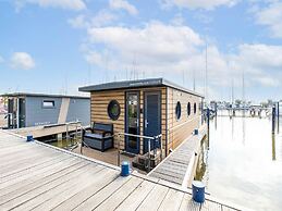 Comfortable Houseboat in Marina Volendam
