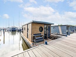 Houseboat in Volendam Marina