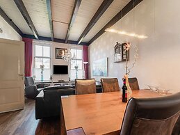 Lovely Holiday Home From 1761 With Contemporary Comfort
