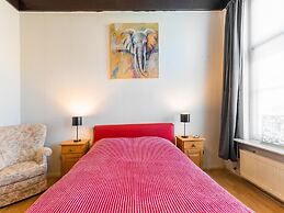 Lovely Holiday Home From 1761 With Contemporary Comfort