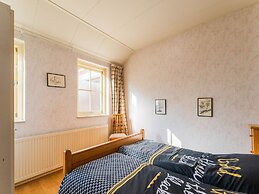 Lovely Holiday Home From 1761 With Contemporary Comfort