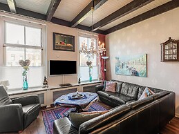 Lovely Holiday Home From 1761 With Contemporary Comfort