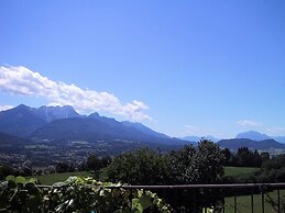 Holiday Home in Ludmannsdorf Near Worthersee