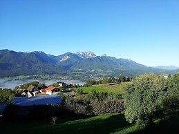 Holiday Home in Ludmannsdorf Near Worthersee
