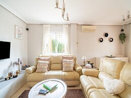 Belvilla by OYO La Casa de Shanaya