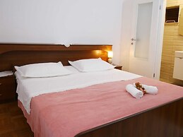 Apartments Boro - Three Bedroom Apartment With Sea View