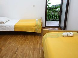 Apartments Boro - Three Bedroom Apartment With Sea View