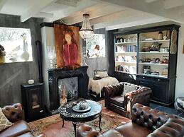 Atelier House With hot tub