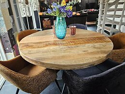 Atelier House With hot tub