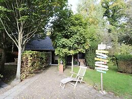 Unique Atelier House With Hottub Next to Pieterpad