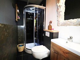 Unique Atelier House With Hottub Next to Pieterpad