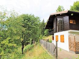 Belvilla by OYO Hilltop Chalet in Lamon With Views