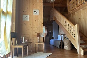 Belvilla by OYO Hilltop Chalet in Lamon With Views