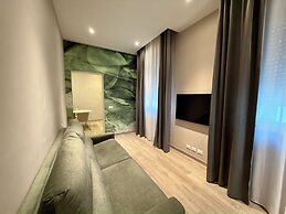 VI SUITES