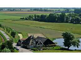 Romantic Holiday Home With Plenty of Cycling and Walking Possibilities