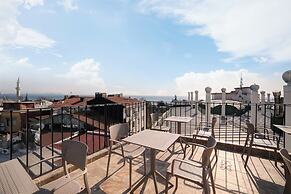 Seven Roses Apart Hotel