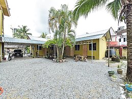 OYO 90702 Empire Inn 1