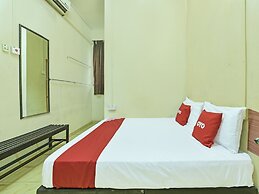 OYO 90702 Empire Inn 1