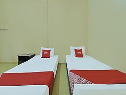 OYO 90702 Empire Inn 1