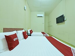 OYO 90702 Empire Inn 1