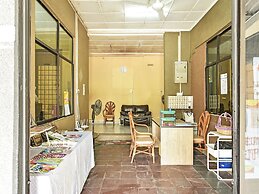 OYO 90702 Empire Inn 1