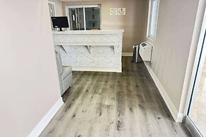 Super 8 by Wyndham Rockford South