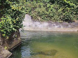 Tropical Breeze Escapes Couples Studio