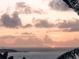 Tropical Breeze Escapes Couples Studio