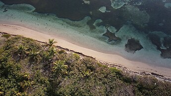 Tropical Breeze Escapes Couples Studio