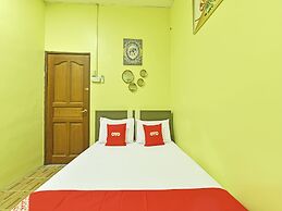 OYO 89845 Hotel Sri Bintang