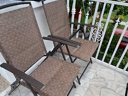 Lovely 2 Bedroom Apt 4 Warm, Cosy, Comfortable