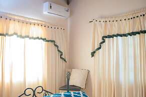 Lovely 2 Bedroom Apt 4 Warm, Cosy, Comfortable