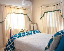 Lovely 2 Bedroom Apt 4 Warm, Cosy, Comfortable