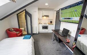 Fully Serviced Studio Available Close to the City