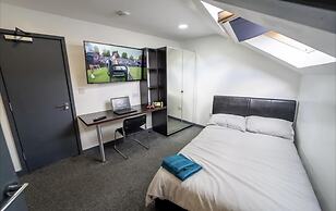 Fully Serviced Studio Available Close to the City