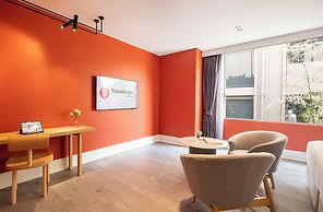 Travelodge Nimman Chiang Mai