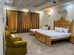 Royal Blue Inn House