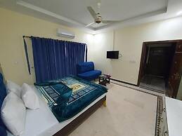 Royal Blue Inn House