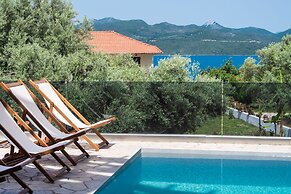 Bluemoments Naum Nikiana