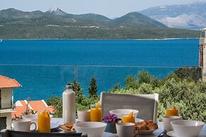 Bluemoments Naum Nikiana