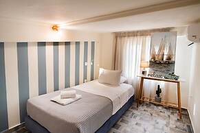 Bluemoments Naum Nikiana