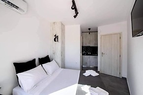 Bluemoments Naum Nikiana