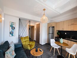 Bluemoments Naum Nikiana